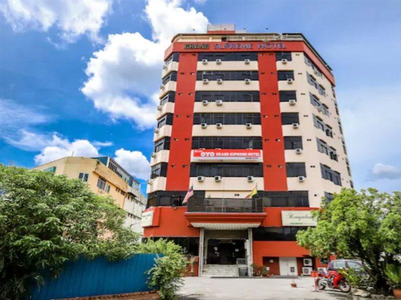 OYO 1007 Grand Supreme Hotel Kuching Exterior foto