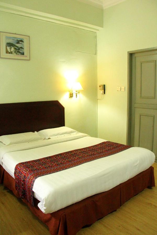 OYO 1007 Grand Supreme Hotel Kuching Exterior foto