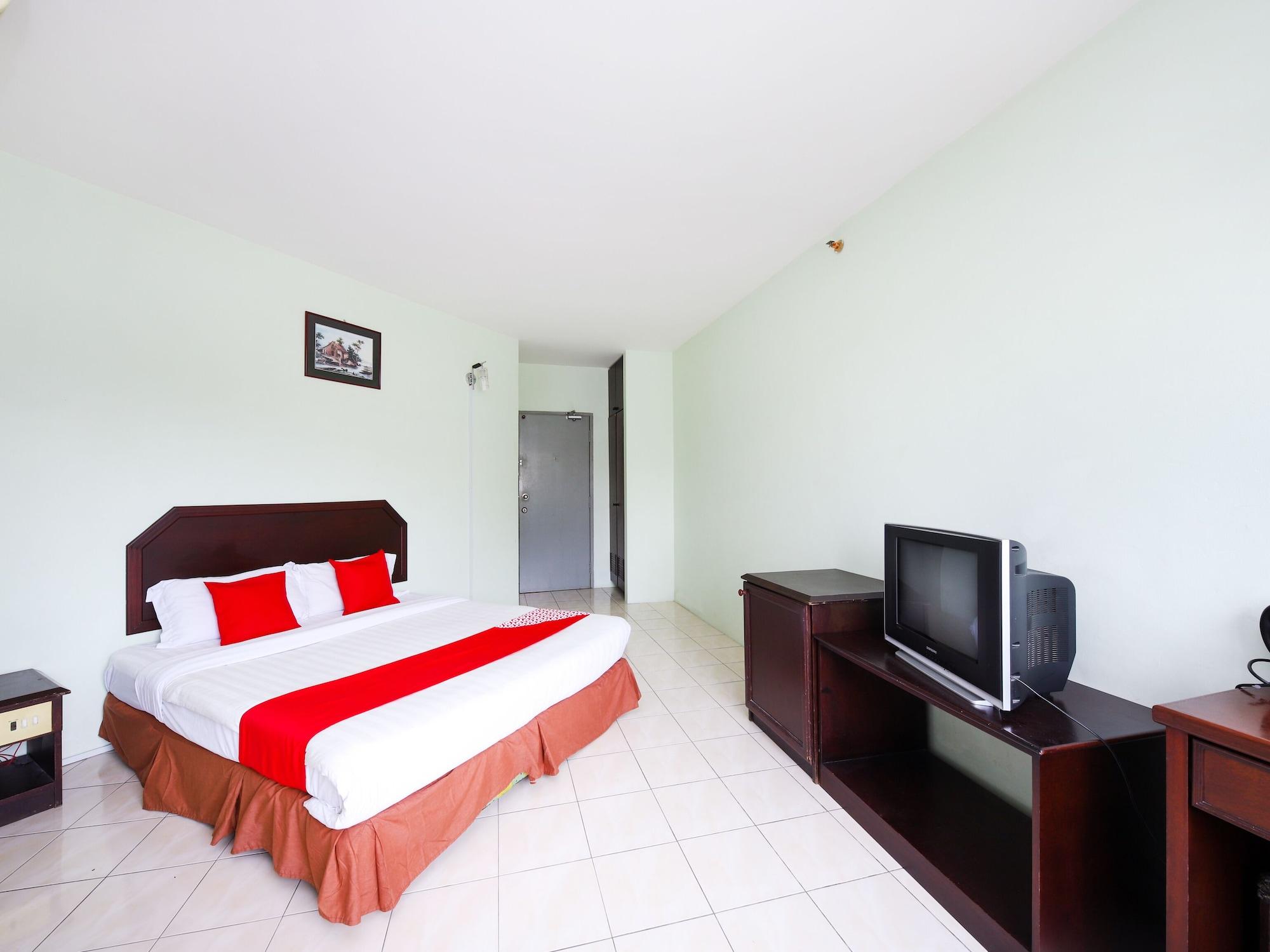 OYO 1007 Grand Supreme Hotel Kuching Exterior foto