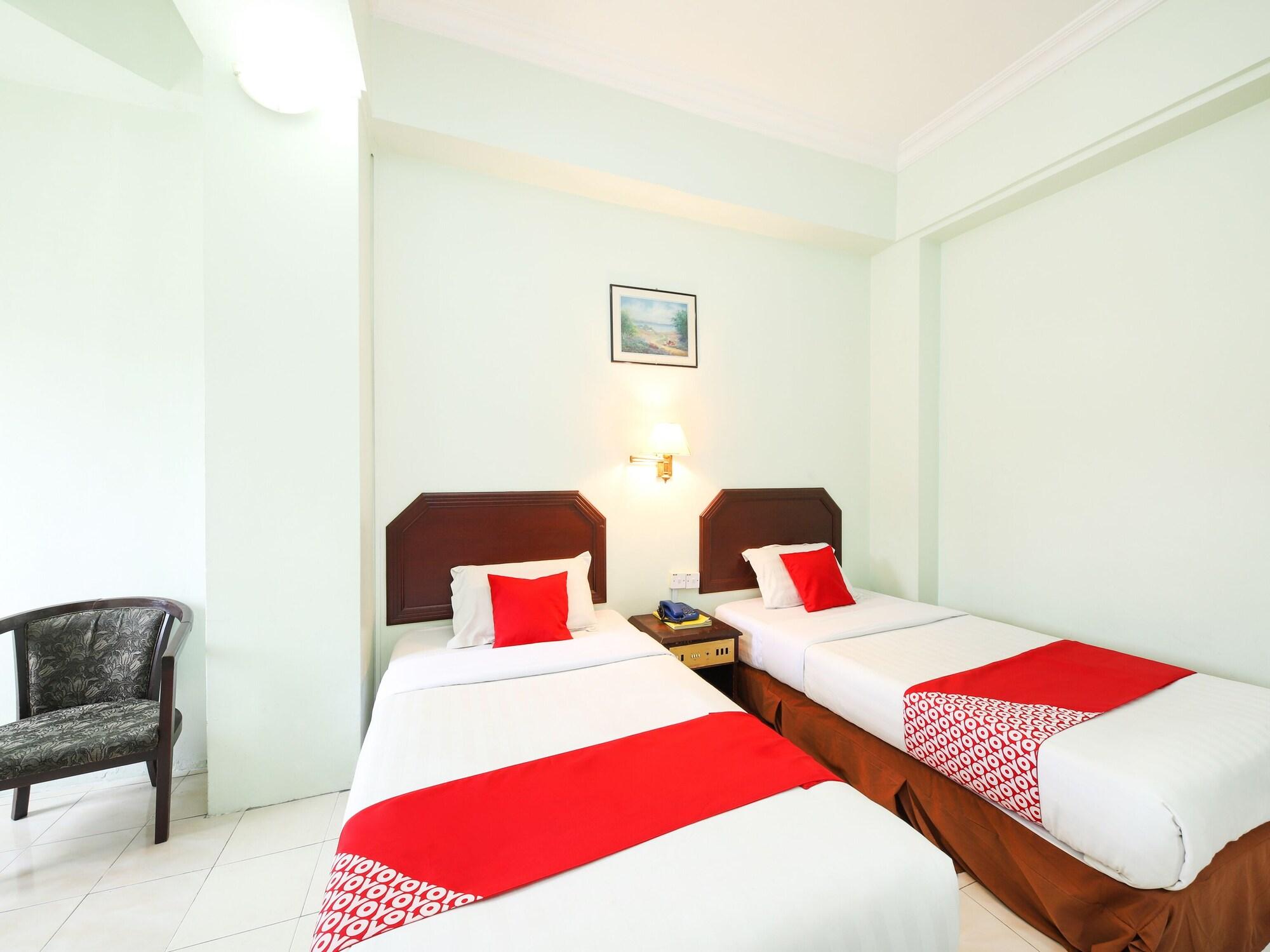 OYO 1007 Grand Supreme Hotel Kuching Exterior foto