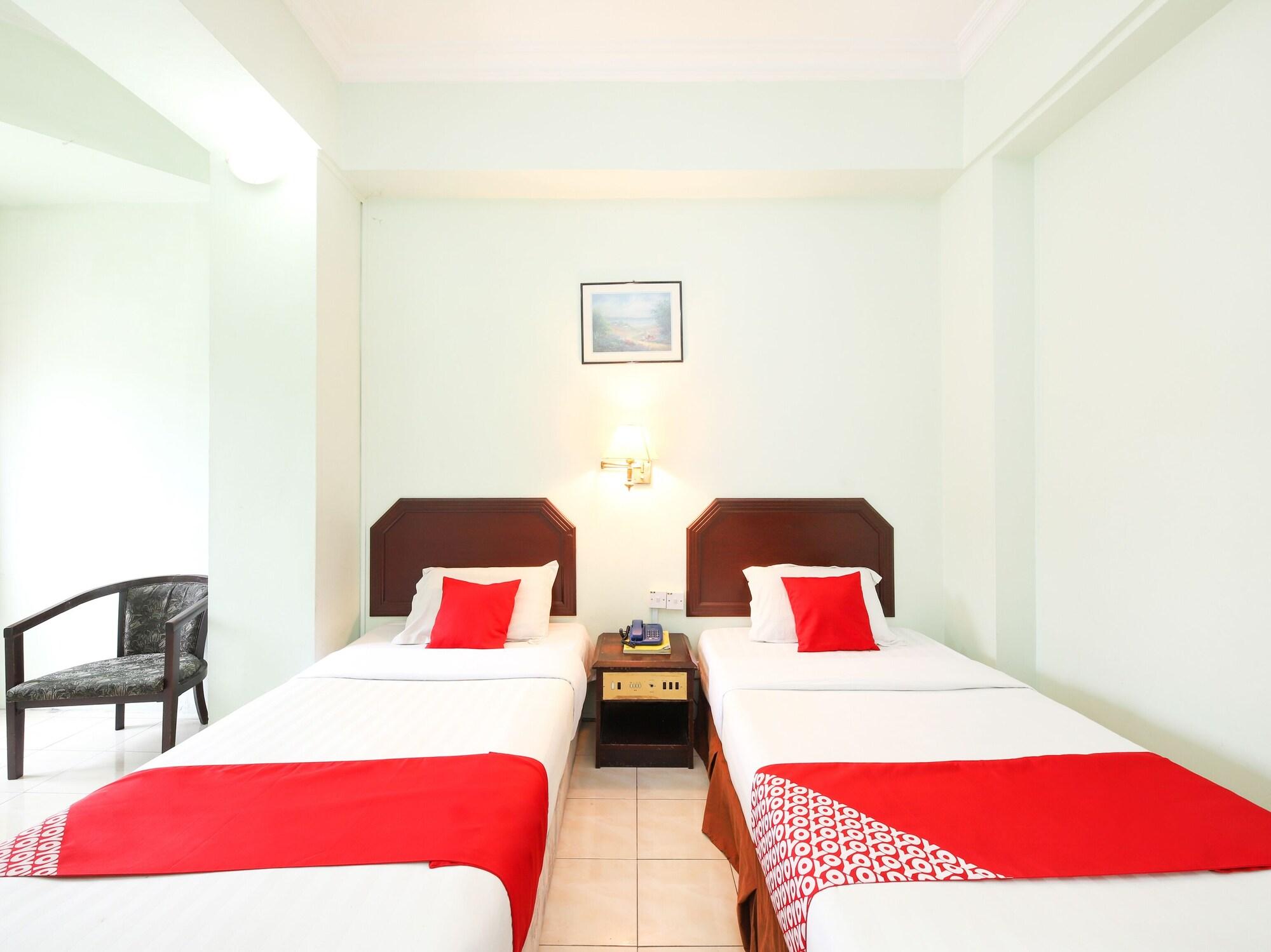 OYO 1007 Grand Supreme Hotel Kuching Exterior foto