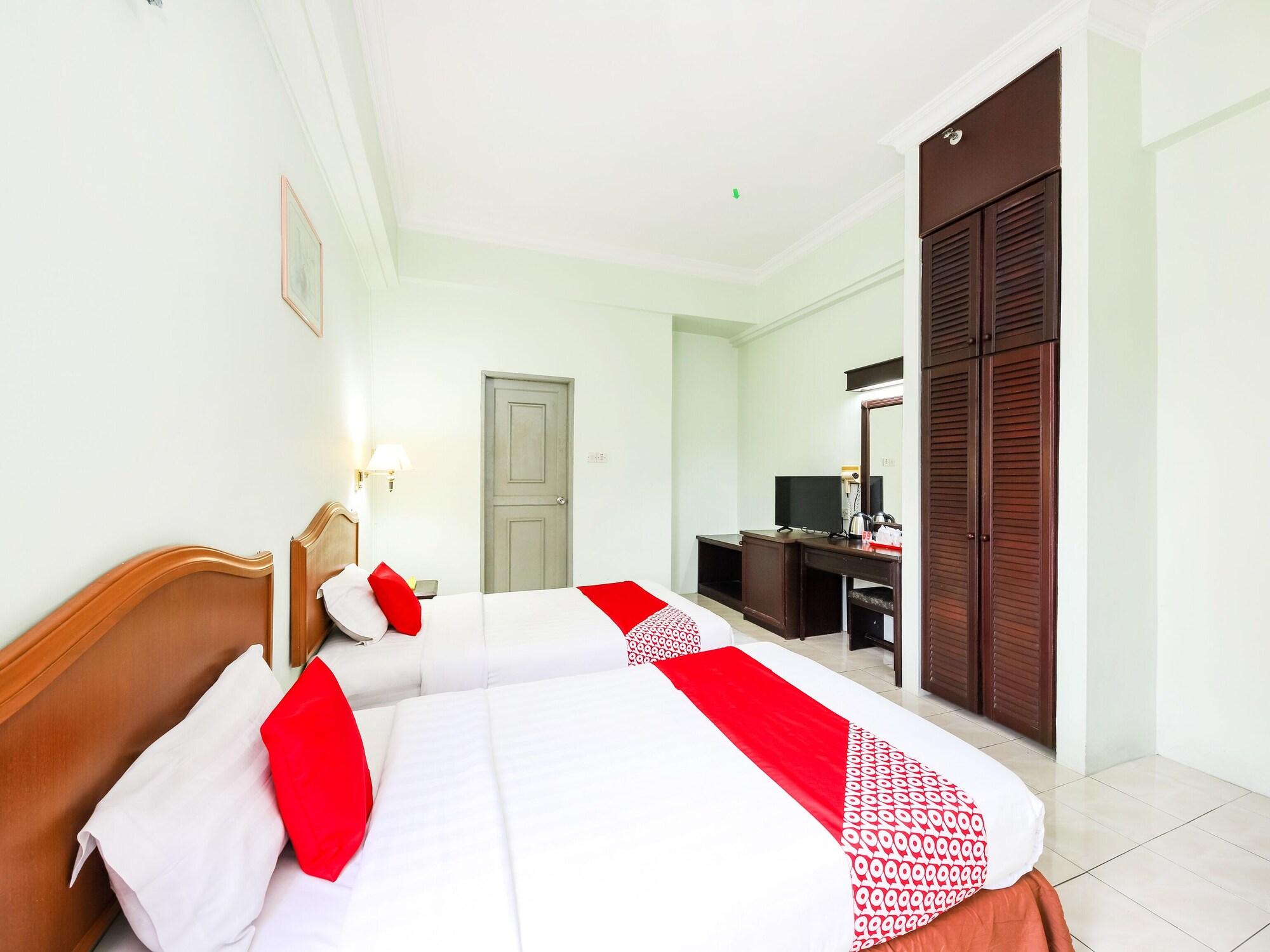 OYO 1007 Grand Supreme Hotel Kuching Exterior foto