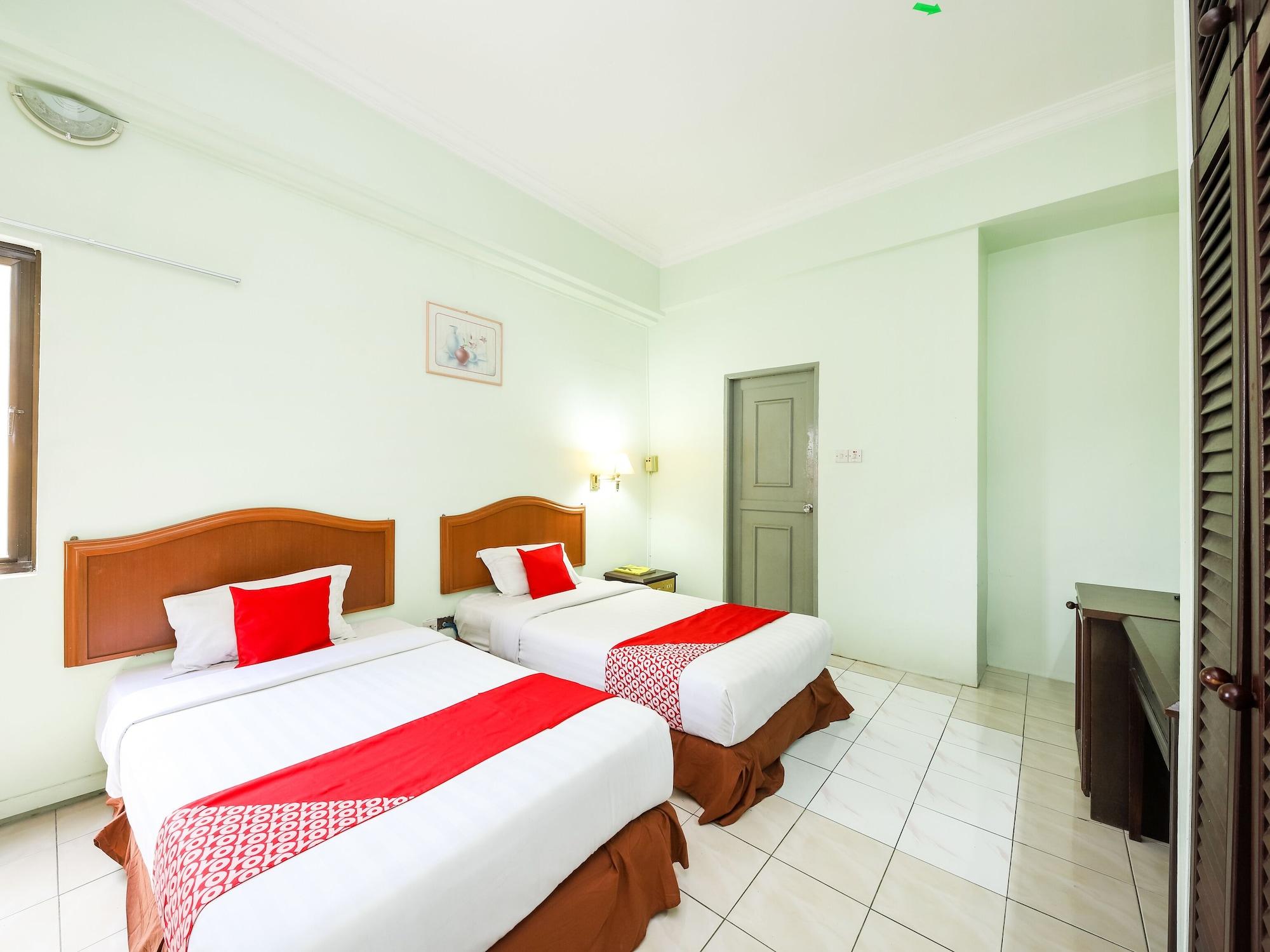 OYO 1007 Grand Supreme Hotel Kuching Exterior foto