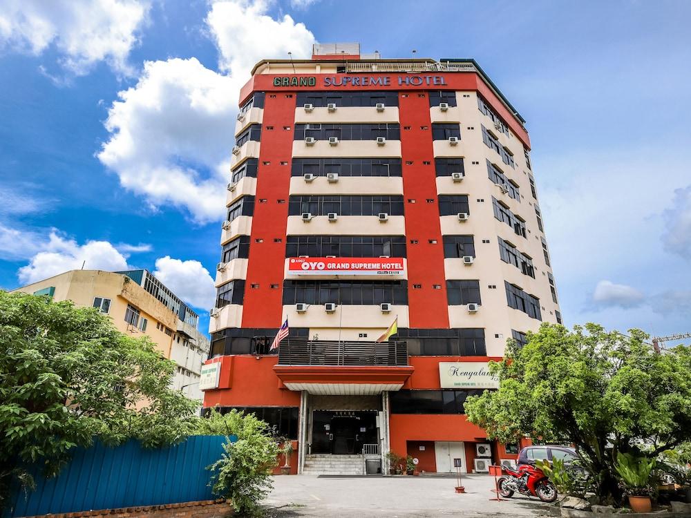 OYO 1007 Grand Supreme Hotel Kuching Exterior foto