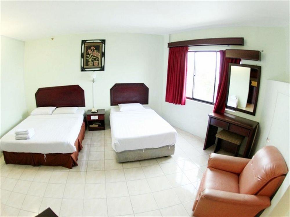 OYO 1007 Grand Supreme Hotel Kuching Exterior foto