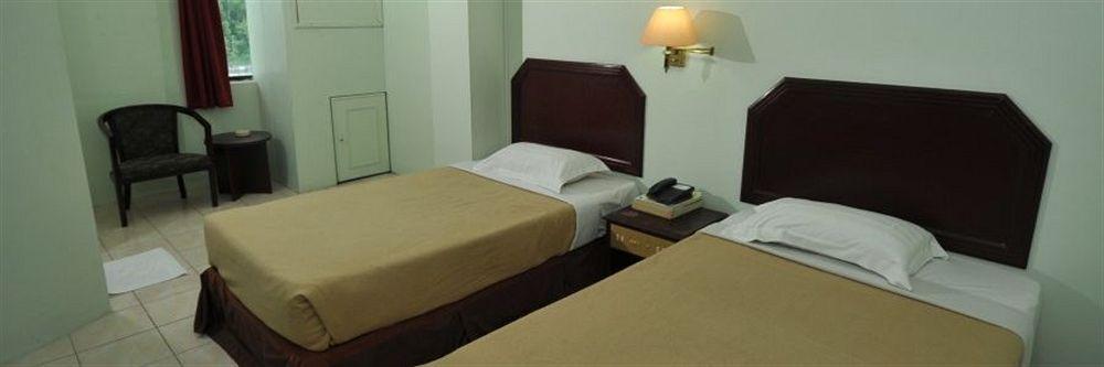 OYO 1007 Grand Supreme Hotel Kuching Exterior foto