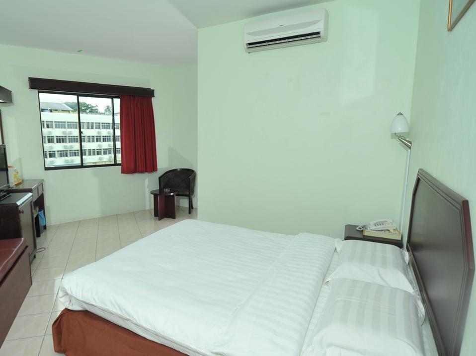 OYO 1007 Grand Supreme Hotel Kuching Exterior foto