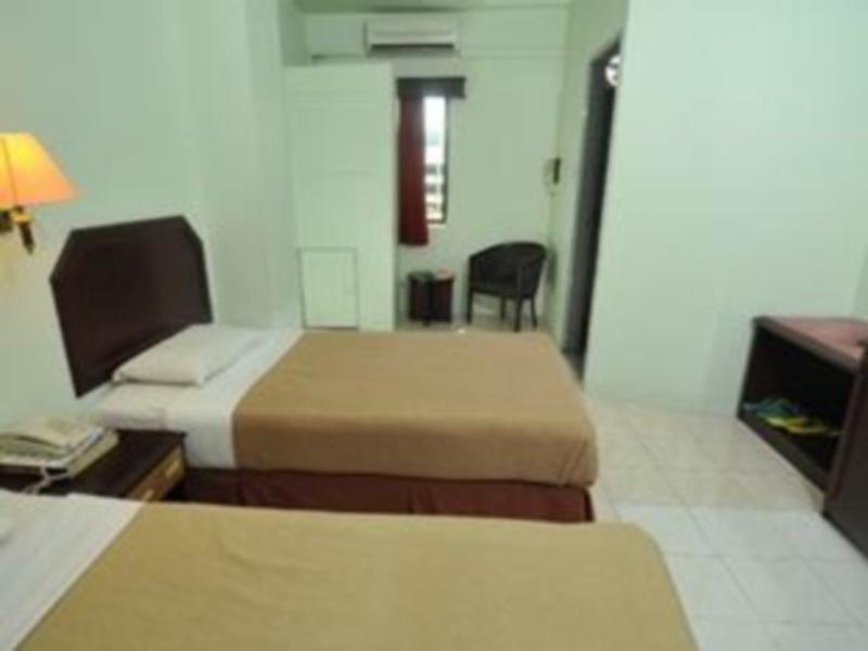 OYO 1007 Grand Supreme Hotel Kuching Exterior foto
