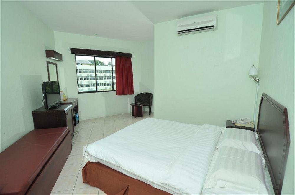 OYO 1007 Grand Supreme Hotel Kuching Exterior foto