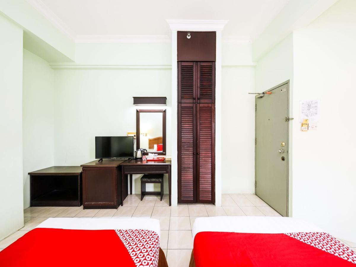 OYO 1007 Grand Supreme Hotel Kuching Exterior foto