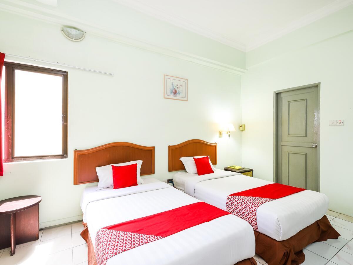 OYO 1007 Grand Supreme Hotel Kuching Exterior foto