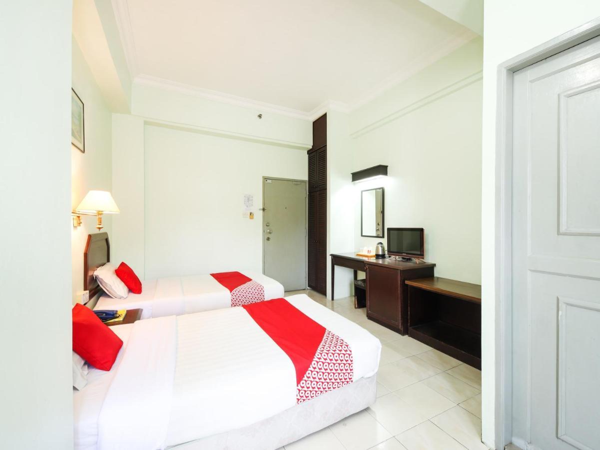 OYO 1007 Grand Supreme Hotel Kuching Exterior foto