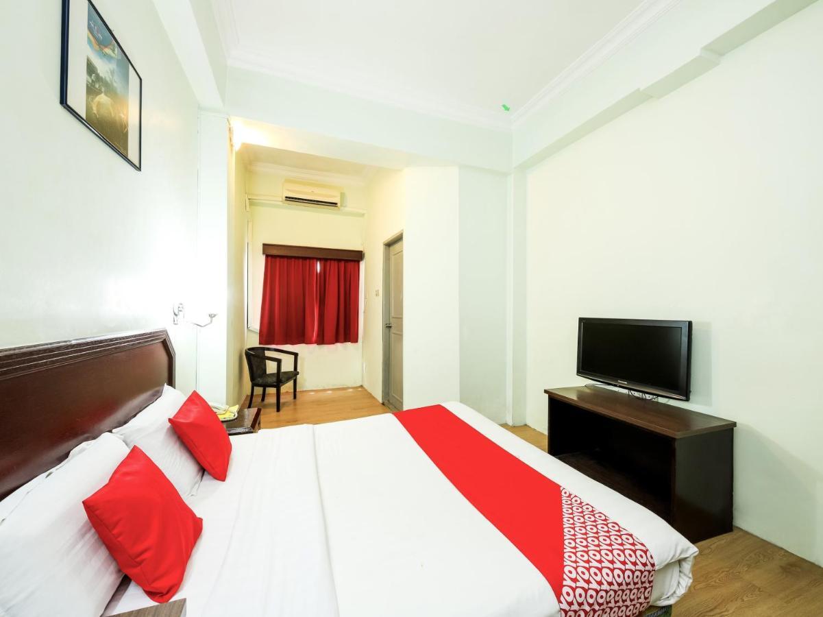 OYO 1007 Grand Supreme Hotel Kuching Exterior foto