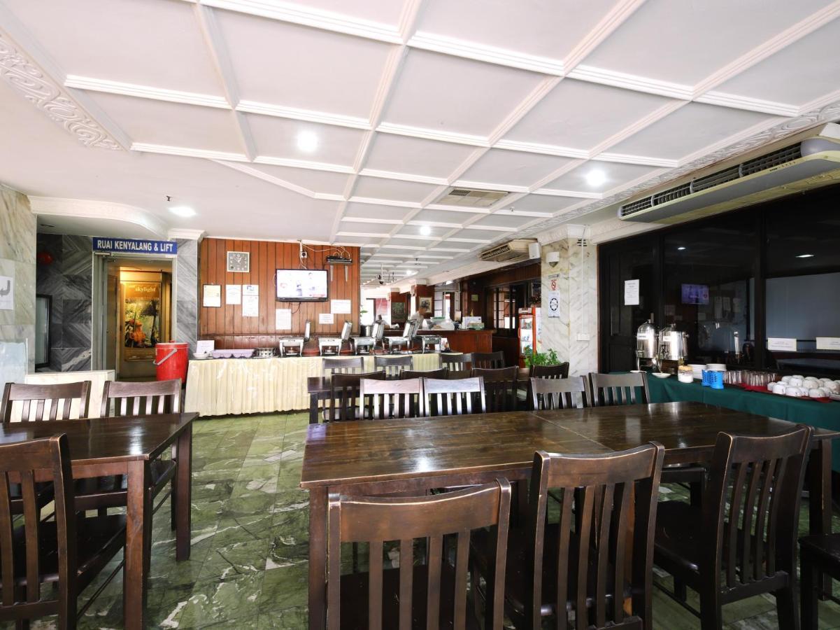 OYO 1007 Grand Supreme Hotel Kuching Exterior foto